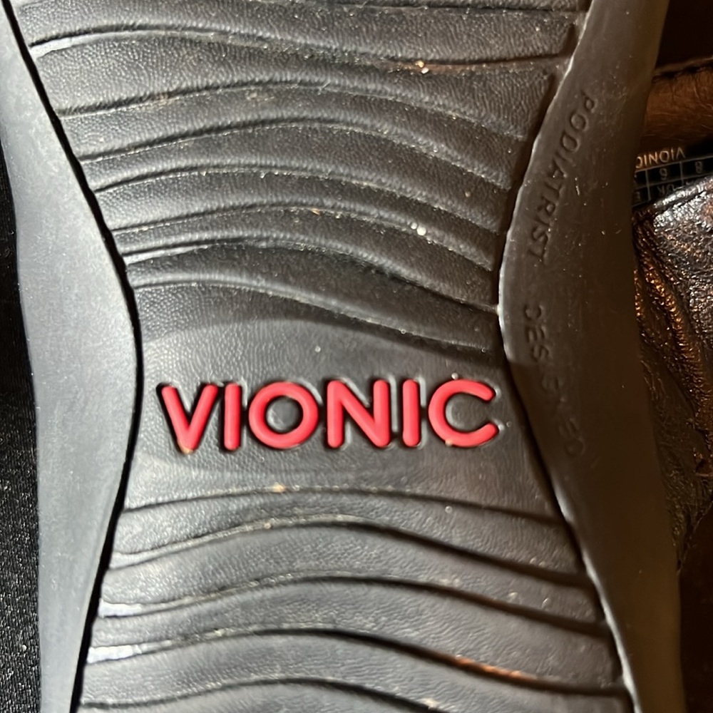 Vionic Women’s Black Adjustable Sandals Size 8 - image 2